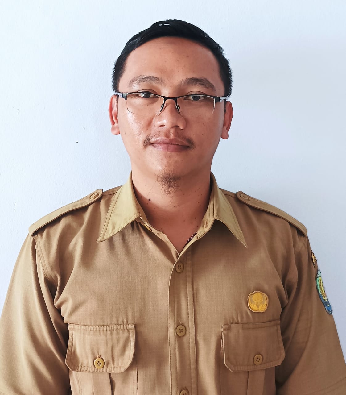 AHMAT MAULIDIN ANWAR